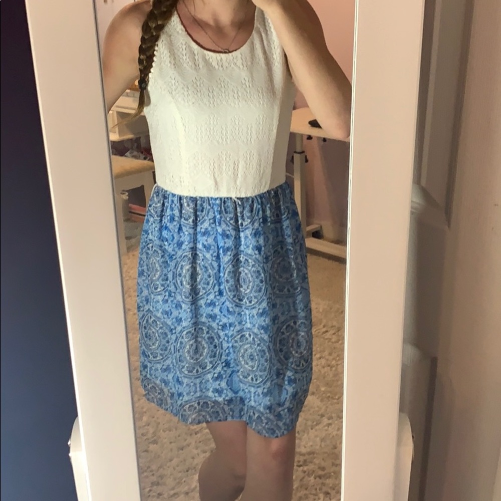DRESS
